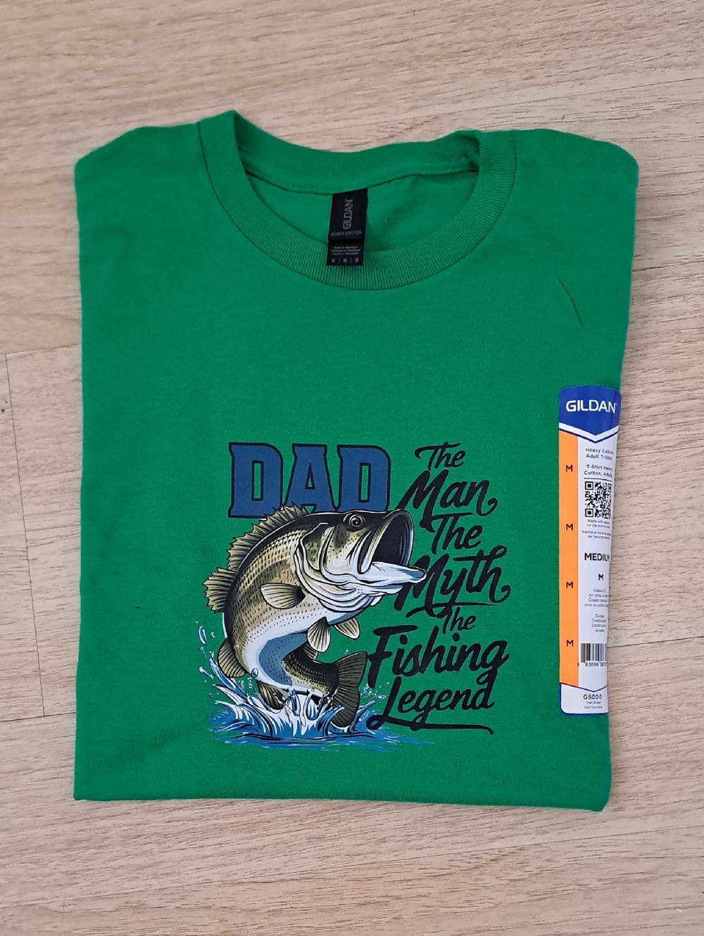Gildan Men's Green 'Dad The Fishing Legend' Graphic T-Shirt - Picture 4 of 4